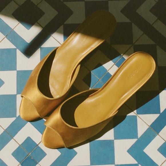 New With Dust Bag Doen Callie Mule in Marigold Satin Size 35 - Picture 13 of 15